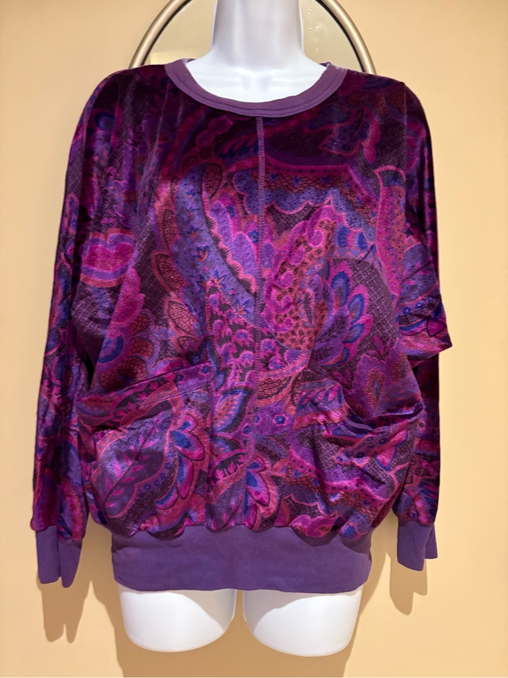 Vintage Oscar de la Renta Active Purple Paisley Velvet Pullover Medium